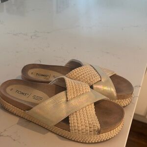 TOMS Women's Iridescent Cream Slide Sandals